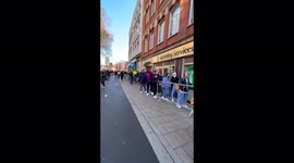 Thousands queue as Bristol store gives away free Christmas sandwiches