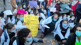 Healthcare workers demand 100% renewal of Covid contracts in Madrid, Spain