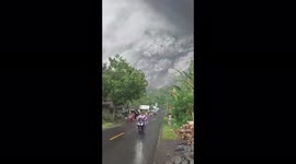 Residents flee as Indonesia'a Mount Semeru volcano erupts
