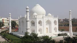 Indian tycoon builds Taj Mahal copy for his wife