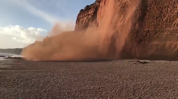 More parts of famous Devon cliff collapse