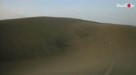 'Peru: Girl's rookie mistake results in EPIC Sandboarding fail 
'