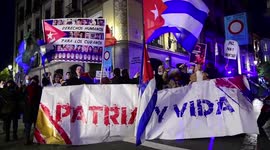 Manifestación en Madrid, España de los residentes cubanos por la libertad de los presos políticos en Cuba.