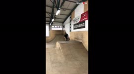 'BMX stunt master nails phenomenal stunts during skatepark run'