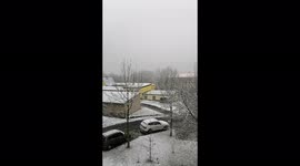 In Deutschland hat es endlich geschneit. Erster Schnee, darauf haben wir so lange gewartet.