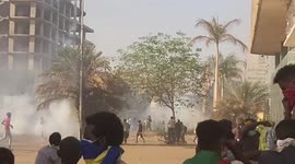 Police fire tear gas at pro-democracy protesters in Khartoum, Sudan