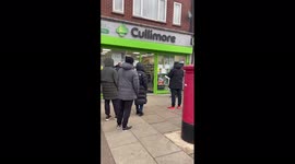UK: Long Lines Formed At COVID Vaccination Sites Across Nation Ahead Of Surging Omicron