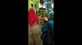 Indonesia: People Evacuate From Buildings After Powerful Earthquake 3
