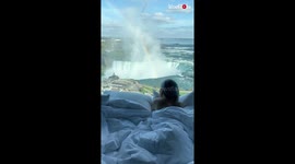 'Woman wakes up to the heavenly view of Niagara Falls *SPELLBINDING*'