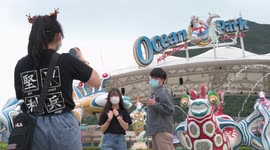 Hong Kong's Amusement Park Celebrates Christmas