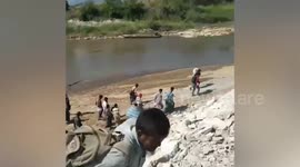 Hundreds of Burmese locals flee to Thailand amid clashes between Myanmar military and insurgents