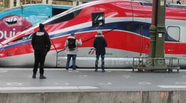 Inauguration of the first travel from Paris of Trenitalia, competitor of the SNCF( national french train company).This Italian competitor will run its high-speed trains from Saturday, December 18. This is the first time in history that France welcome comp