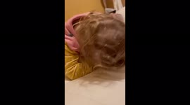 Hear this grumpy toddler swearing when she wakes up (sound on!)