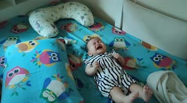 Baby immediately stops crying when she seeing dad recording her using mobile phone