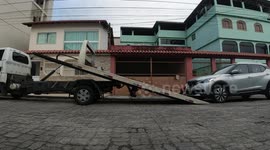 Car being towed for maintenance after a minor accident in Vila Velha - Brazil