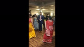Aunty dancing on bollywood song in wedding