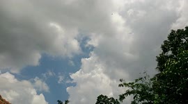 cloud timelapse use a smartphone and used lapse it pro..this is my firt timelapse using a smartphone