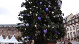 The famous Christmas Market of Strasbourg. Cathedrale de Notre-Dame de Strasbourg. 24 dec 2021. France
