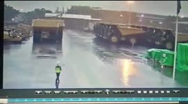 Seconds for the security guard of PT. Komatsu Cakung, East Jakarta Strikes Lightning