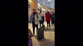 Heavy snow causes major delays and flight cancellations at Seattle airport