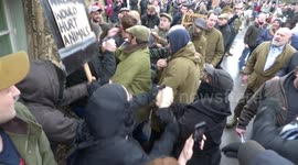Man punched in the head at Boxing Day Hunt in Lacock, Wiltshire: Extended footage