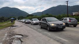Intense vehicle traffic in the city of Ubatuba, Brazil
