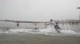 Crowds Jump Into COLD OCEAN for Annual Polar Bear Plunge in NYC