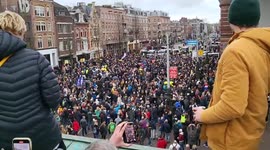 Thousands of anti-lockdown protesters gather in Amsterdam
