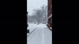 US: Major Lake Effect Snow Strikes Western New York