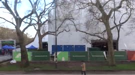 Farewell to the Marble Arch Mound  - bus view of the closing tourist attraction on its last day in London