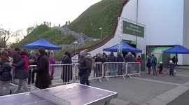 Crowds flock to controversial London attraction on last day before it closes