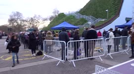 Farewell to Marble Arch Mound - endless queues to view tourist attraction on its last day in London
