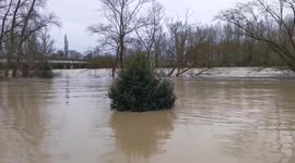 River bursts its bank as flooding Red Alerts issued in parts of Occitanie, France
