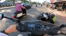 ACCIDENT / FAIL: Moped rider tries to merge lane and gets wiped out (Dashcam Video)
