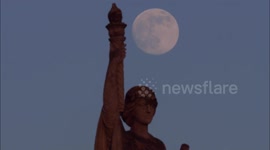 Stunning nearly full 'Wolf Moon' rises in Kent, UK