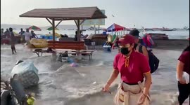 Large waves hit Peru after Tonga volcano sparks tsunami warning