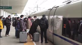 Only 1,500 travellers spotted at Shanghai train station on first day of Spring Festival travel rush