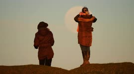 4K video shows onlookers watch Wolf Moon rise over the 'Stonehenge of the North'