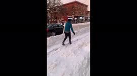 Canada: Man Straps On Skis To Tackle Snarled Traffic In Toronto