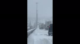 Canada: Vehicles Stuck On Highways In Toronto Amid Heavy Snow 3