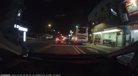 ACCIDENT / FAIL: Speeding moped rider rear ends a left-turning car (Dashcam Video)