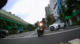 Close calls as cars and bikes narrowly miss potentially deadly collisions in Taiwan (Dashcam Video)