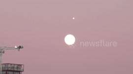 Is sun falling apart? No, but this optical illusion is cool