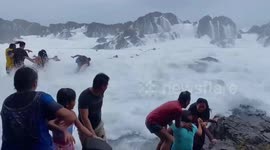 Giant waves hit tourists at popular lagoon in the Philippines
