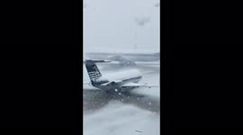 Heavy snow blankets Athens, Greece airport