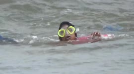 8 year old girl swims 18kms to create ocean pollution awareness