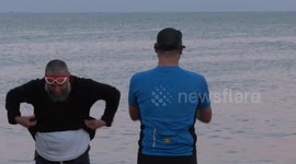 Locals in the Gaza Strip go winter swimming to improve their health