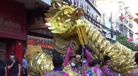 Awesome dragon dance wows onlookers during Chinese New Year celebrations in Bangkok, Thailand
