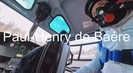 Saut en hélicoptère à plus de 7000 mètres d'altitude avec masque à oxygène.
