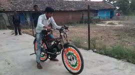 Young innovator turns ordinary bicycle into motorcycle in central India